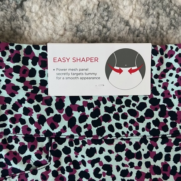 Lady Hagen Women's Sea Animal Golf Skort With Easy Shaper - Picture 2 of 10